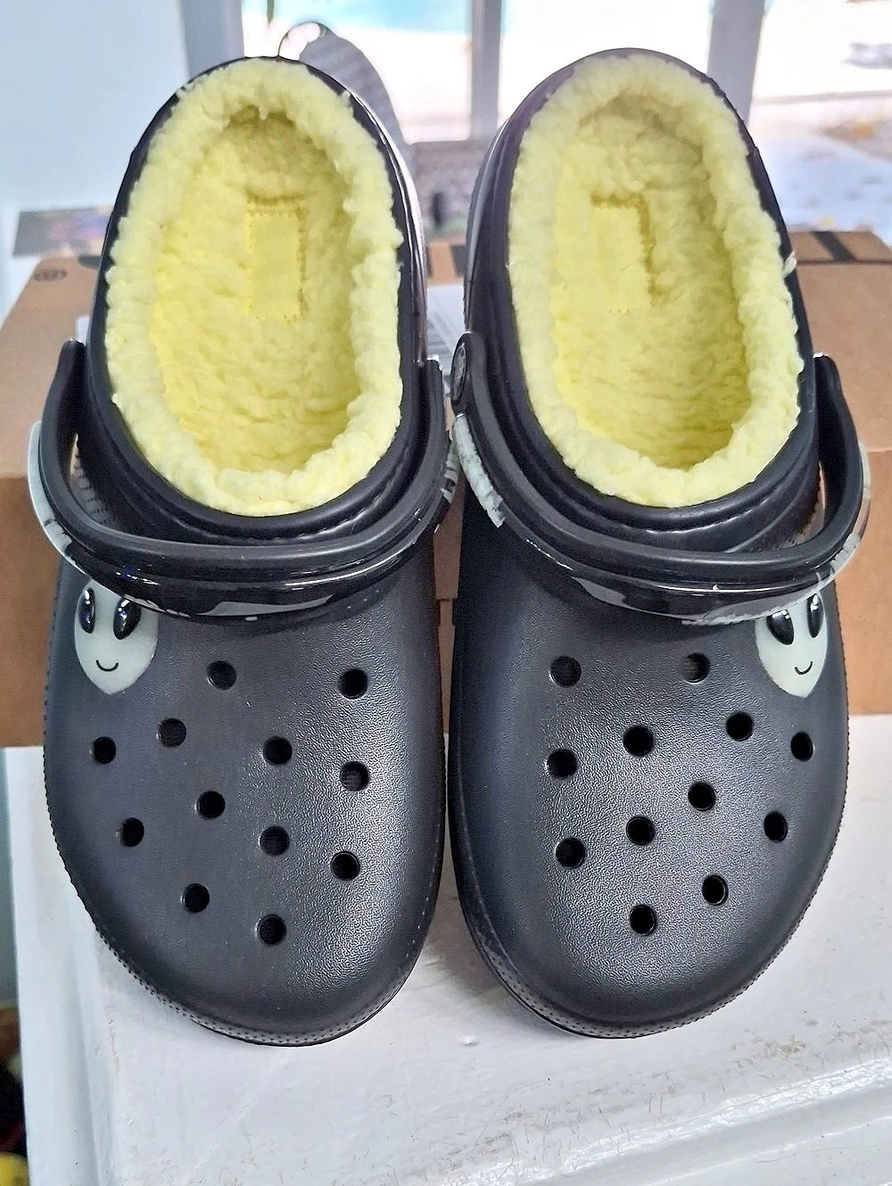 Crocs Classic Lined Clog Black & Yellow